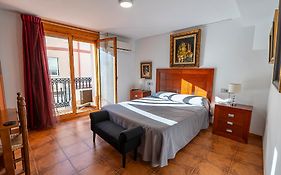 Hotel Casa Rural Magnanimvs  3*